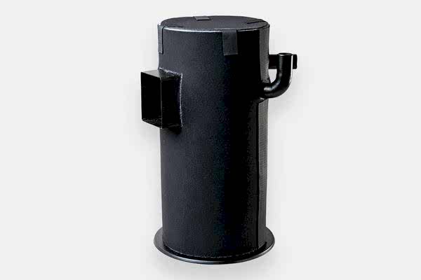 Kompresör kapaklı kompresör Cello SB Basic schwarze Verdichterhülle um einen Dummy gewickelt und mit Klettband befestigt