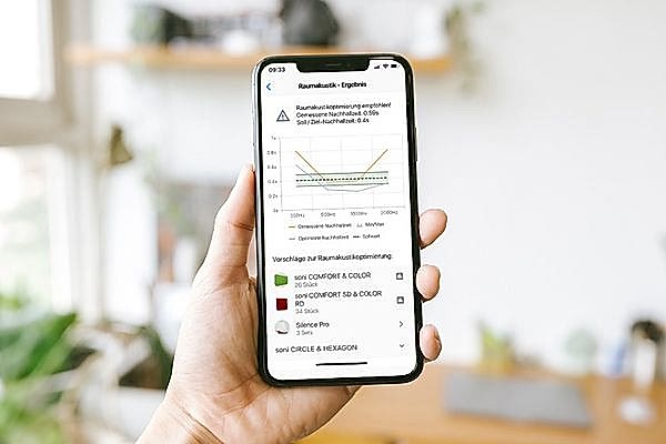 Handybildschirm zeigt Nachhall-Messkurve der soniflex App